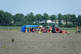 Man overleden na ongeval met tractor in weiland Noord-Scharwoude