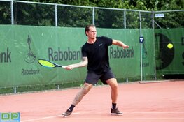 Victorie Open bijna op de helft