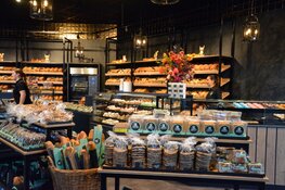 Bakkerij Jos Rood met recht trots op nieuwe winkel in De Draai