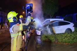 Tesla door brand verwoest in De Noord