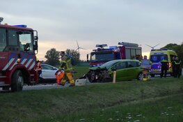 Twee gewonden bij frontale botsing in Oudkarspel