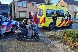 Bromfietser rijdt achterop bestelbus in Heerhugowaard