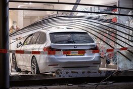 Ravage na ramkraak op kledingwinkel in Alkmaar