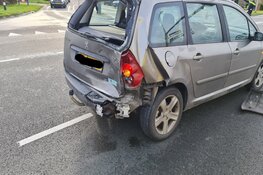 Kopstaartbotsing op N242 tussen auto en bestelbus