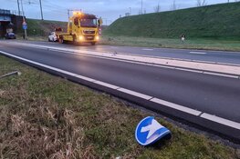 Bestuurder valt in slaap op N242, auto total loss