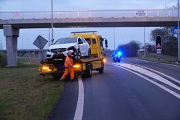 Bestuurder valt in slaap op N242, auto total loss