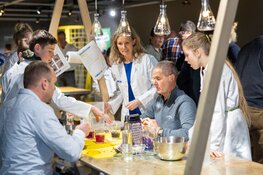 Scholieren De Phoenix stelen de show bij  Museum BroekerVeiling