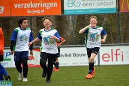Schoolvoetbal Dijk en Waard in volle gang