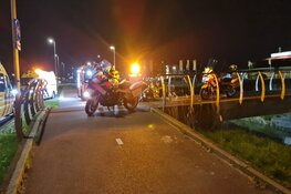 Fietser te water in Broek op Langedijk, slachtoffer met spoed naar ziekenhuis