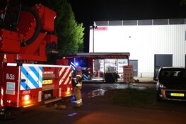 Brand in bedrijfspand op Vossenkoog