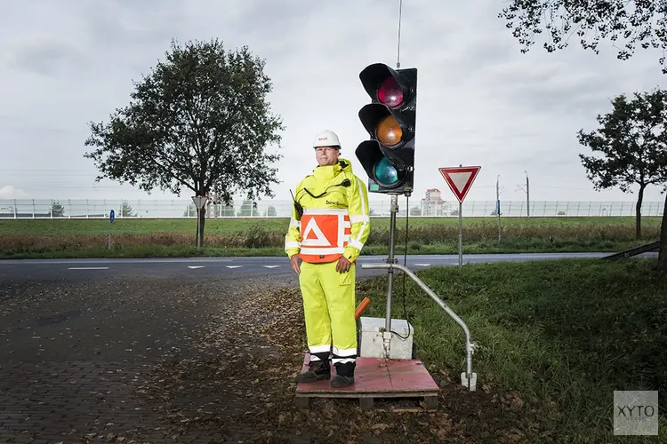 Wat is het verschil tussen een verkeersregelaar en verkeersbrigadier?
