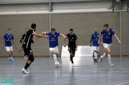 FC Marlène en Os Lusitanos maken reclame voor zaalvoetbal in enerverende remise