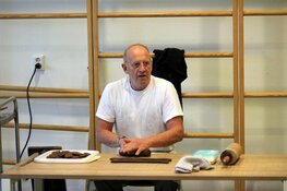 Pepernoten en speculaas: Kinderen Pater Jan Smit School genieten volop van bakkunsten Jos Rood