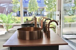 Saniwaard Sanitair & Tegels: Uw droombadkamer binnen vier weken!