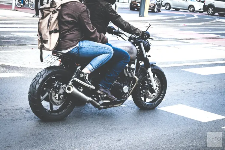 Motorfiets winterklaar maken en veilig rijden