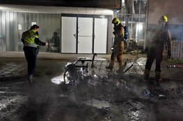 Twee voertuigen in brand aan Tjaarlingermeer in Heerhugowaard