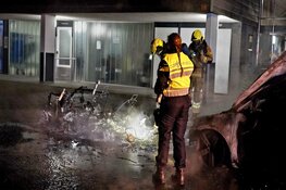 Twee voertuigen in brand aan Tjaarlingermeer in Heerhugowaard