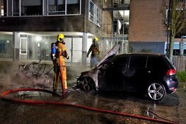 Twee voertuigen in brand aan Tjaarlingermeer in Heerhugowaard