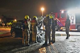 Auto door brand verwoest aan Het Blazoen in Heerhugowaard