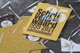 Jubileumbundel Schrijvenswaard gepresenteerd