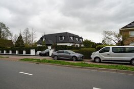 FIOD doet inval bij autobedrijven in Blokker, meerdere auto's in beslag genomen. Mogelijk verband met inval in Heerhugowaard