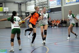 Handbalsters KSV beginnen competitie met ruime zege