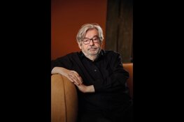 Een avond lachen en leren met Maarten van Rossem