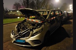 Taxibus door brand verwoest aan Sparrenlaan in Heerhugowaard