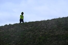 Scooter rijdt tegen hekwerk langs Westdijk in Heerhugowaard