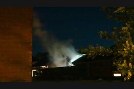 Scooter en schuur vatten vlam aan Excelsiorhof in Heerhugowaard