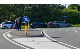 Veel schade na botsing tussen twee auto's in Heerhugowaard