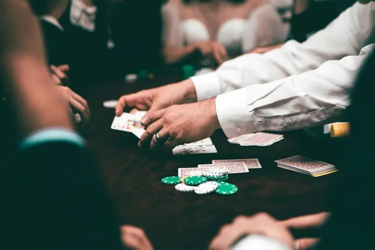 Waarom Mensen Wereldwijd van Casinospellen Houden en Nederlandse Voorkeuren