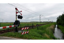 Geen treinen tussen Hoorn en Heerhugowaard door defecte trein bij Berkhout, ook autoverkeer ondervind hinder