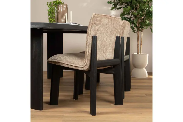 Waarom draaibare eetkamerstoelen een slimme keuze zijn