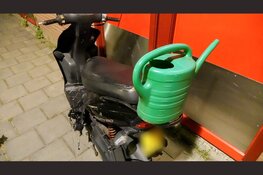 Geparkeerde scooter vat vlam in Heerhugowaard, vermoeden van brandstichting