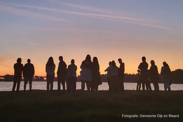 Samen wandelen om stil te staan bij suïcide tijdens Walk into the Light