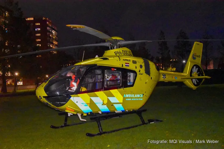 Traumahelikopter landt in stadspark Heerhugowaard