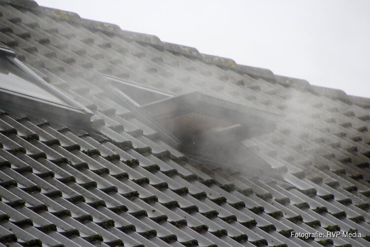 Forse rookontwikkeling bij brand op zolder in Heerhugowaard