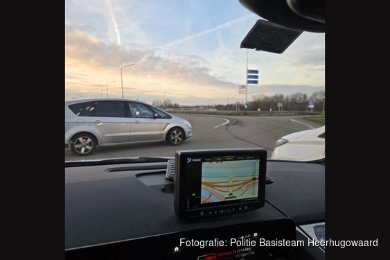 Meer dan 20 boetes binnen een kwartier op rotonde N242/Westtangent