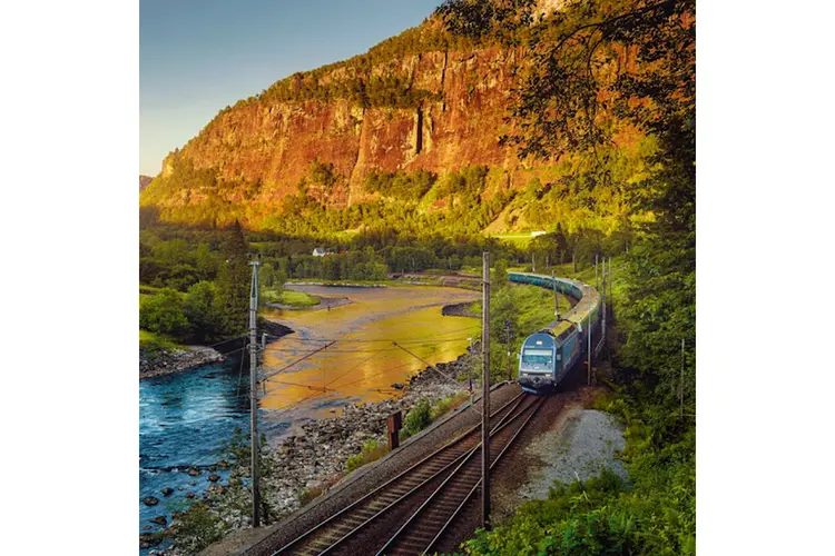 Met de trein naar Noorwegen: rustig reizen en veel zien onderweg