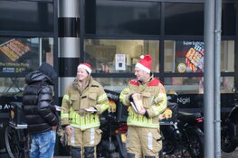 Brandweer wenst inwoners fijne feestdagen en geeft tips over brandveiligheid bij Raadhuisplein