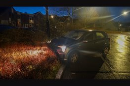 Auto crasht tegen lantaarnpaal in Heerhugowaard