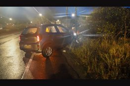 Auto crasht tegen lantaarnpaal op Amstel in Heerhugowaard