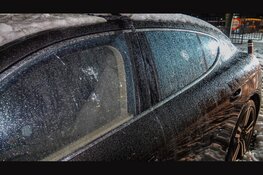 Opnieuw brand op industrieterrein Zandhorst. Peperdure Porsche totaal verwoest