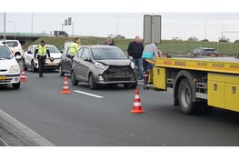 Schade na botsing tussen bestelbus en personenauto N242 bij Alkmaar