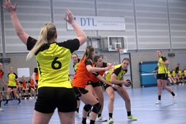 KSV moet er hard voor werken, maar zet ongeslagen reeks voort tegen Meervogels