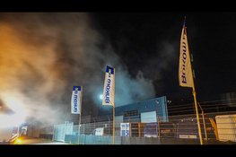Grote rookwolken boven Newtonstraat blijkt 'brandgerucht'