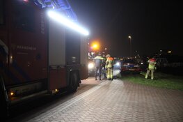 Grote zoekactie op water na aantreffen kleding