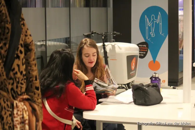 Sociaal contact vormt de kern van het Taalcafé