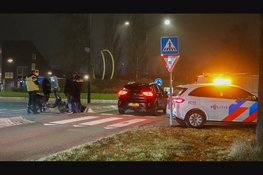 Scooterrijdster onderuit op rotonde Oosttangent